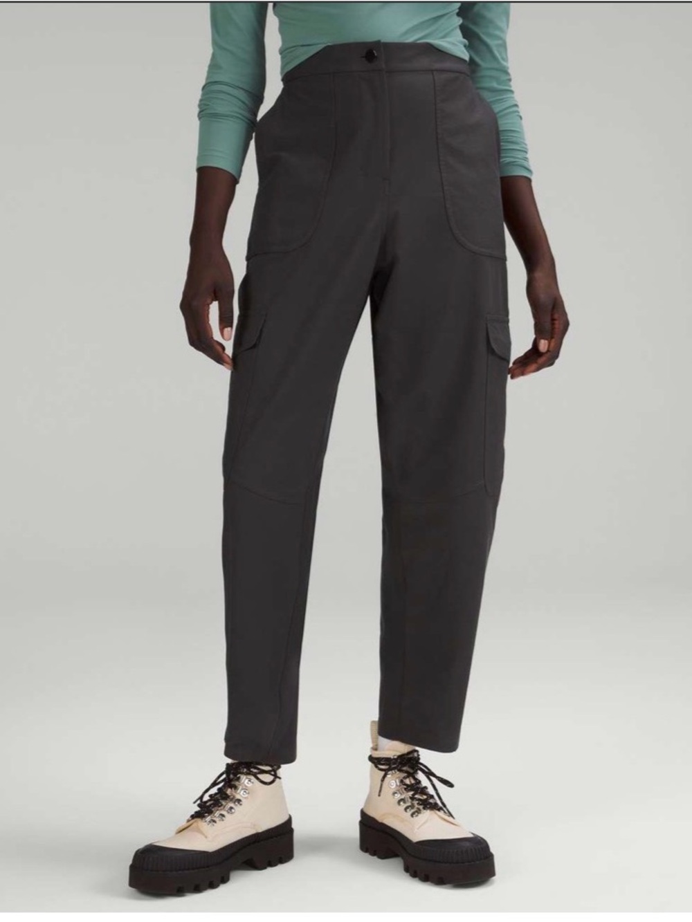 Lululemon Light Utilitech Cargo Pocket High-Rise Pant
Graphite Grey